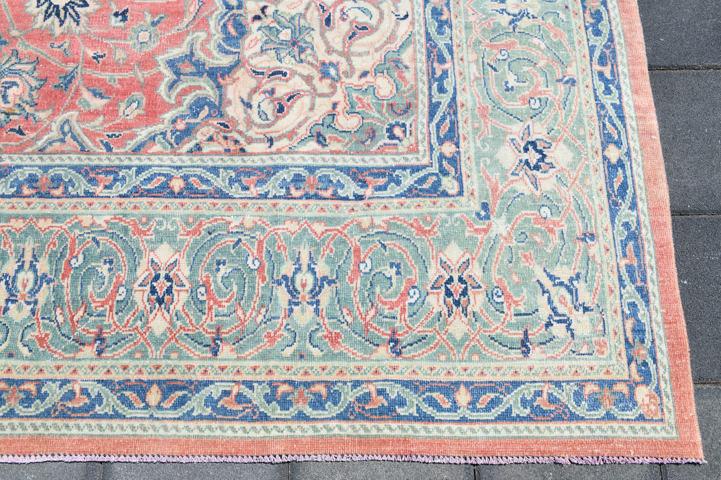 9'7" x 13'4" Vintage Persian Rug - 17973