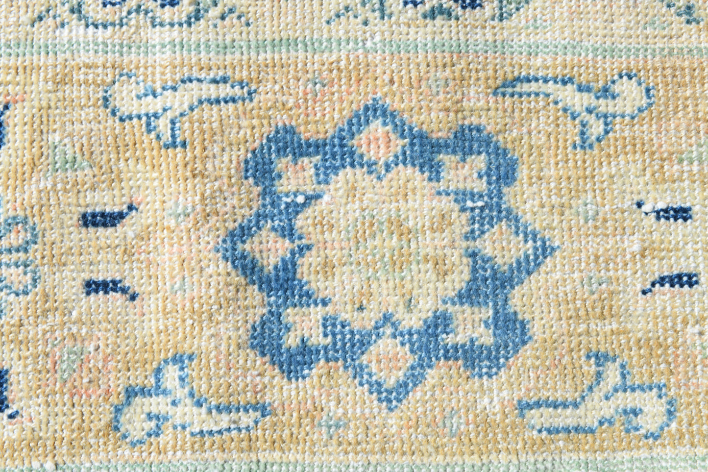 9'9" x 12'2" Vintage Persian Rug - 18953