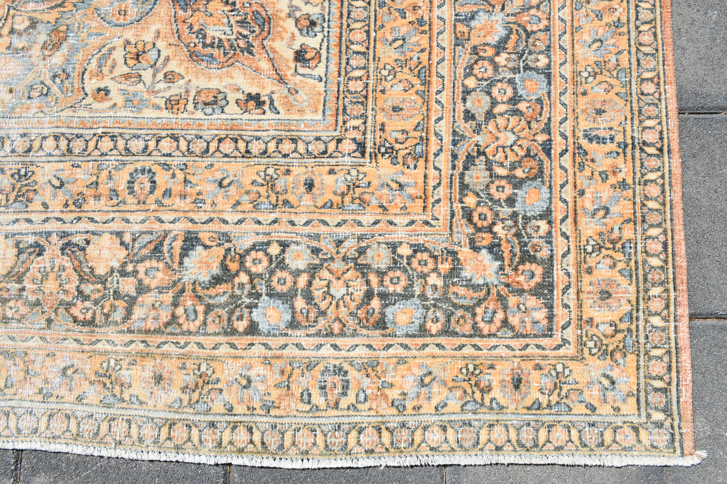 8'8" x 11'7" Vintage Persian Rug - 20785