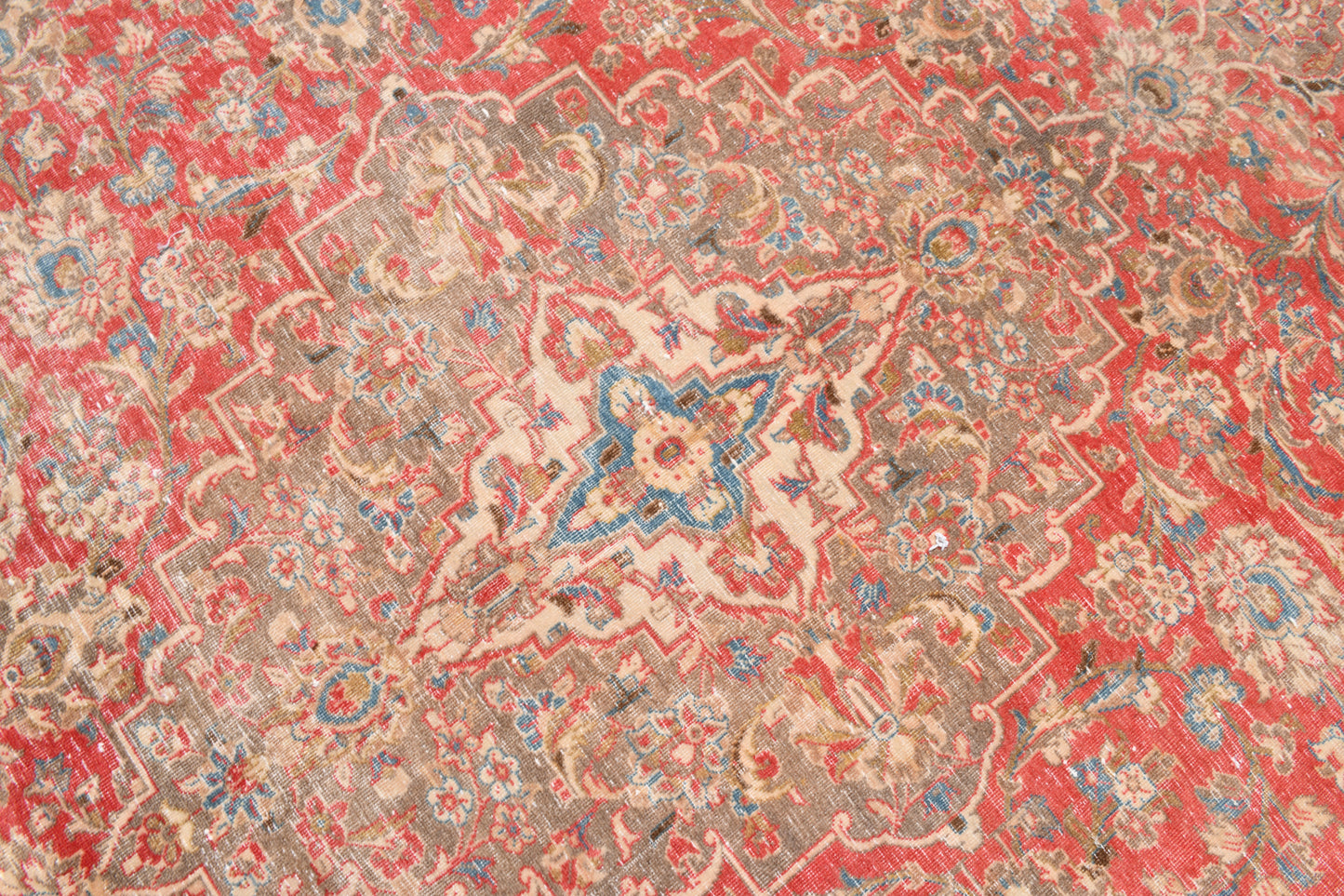 9'11" x 12'12" Vintage Persian Rug - 20750