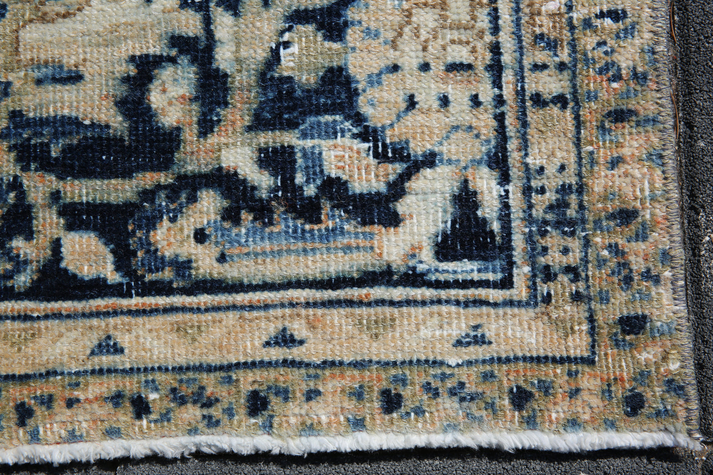 9'7" x 12'10" Vintage Persian Rug - 18737