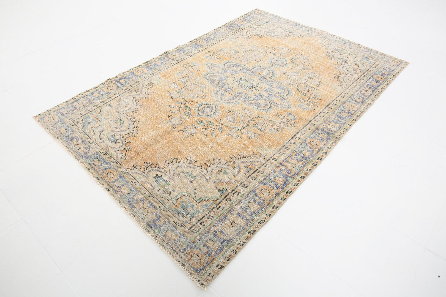 Large Size 3' x 5' 8' x 10' Vintage rugs